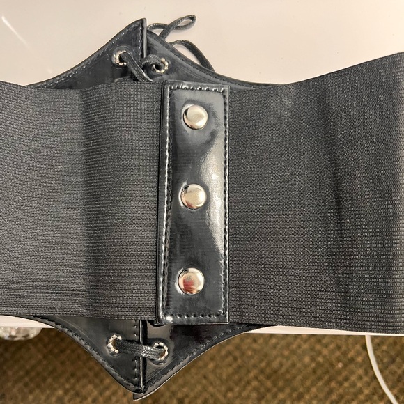 Black Corset Corset - Picture 4 of 5